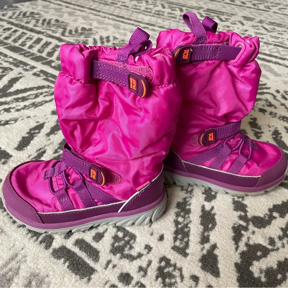 Stride Rite Made 2 Play boots